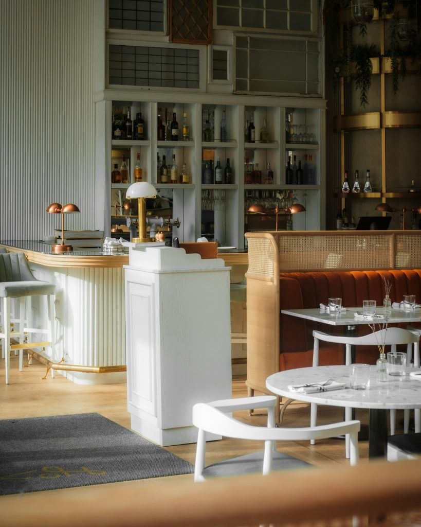 thom-bradley-klwmuw6zaru-unsplash